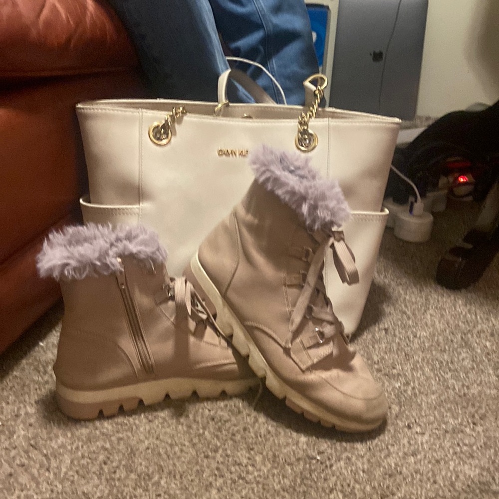 MIA Girl faux fur lined zip boots beige size 5 worn but still have plenty of pop